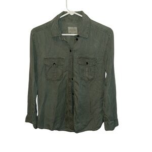 American Eagle Outfitters Green Casual Button Down Shirt